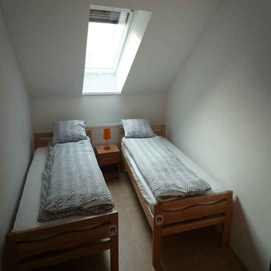 Eine weitere 2 Betten Zimmer